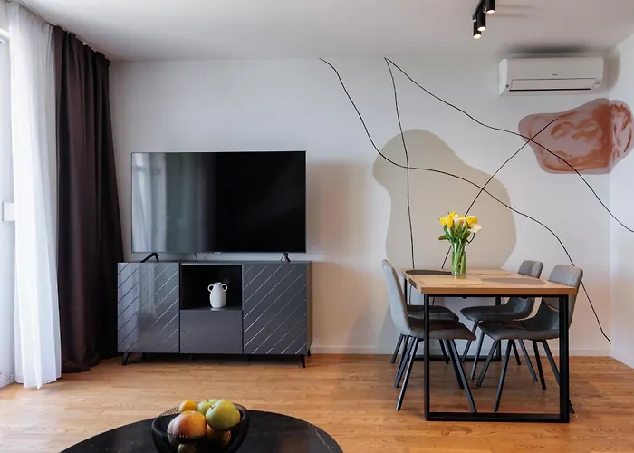 For - 2br With Free Garage Parking ספליט